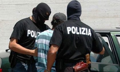Firenze, la Digos ha arrestato tre giovani che avevano partecipato all’irruzione di CasaPound in una scuola