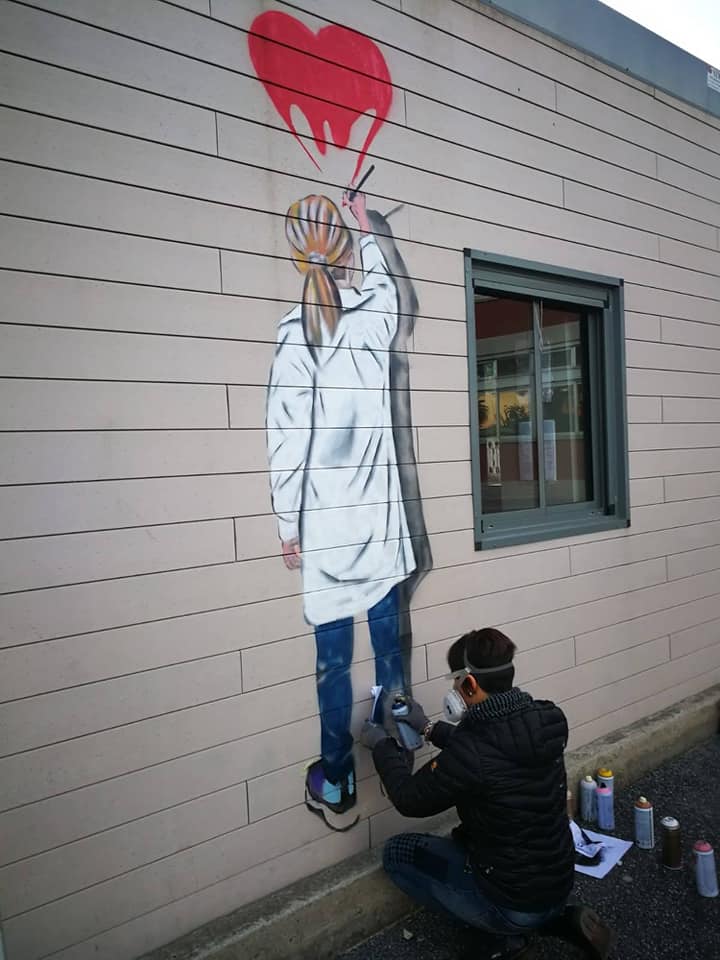 Cerveteri, alla scuola Salvo D’Acquisto un murales dedicato ai bambini