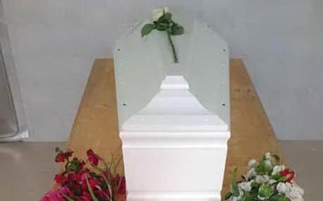 Lampedusa: è stato seppellito il bimbo di sei mesi morto in mare lo scorso 11 novembre