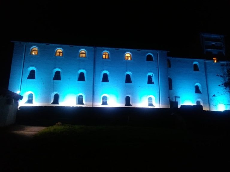 Autismo: il Granarone si illumina di blu