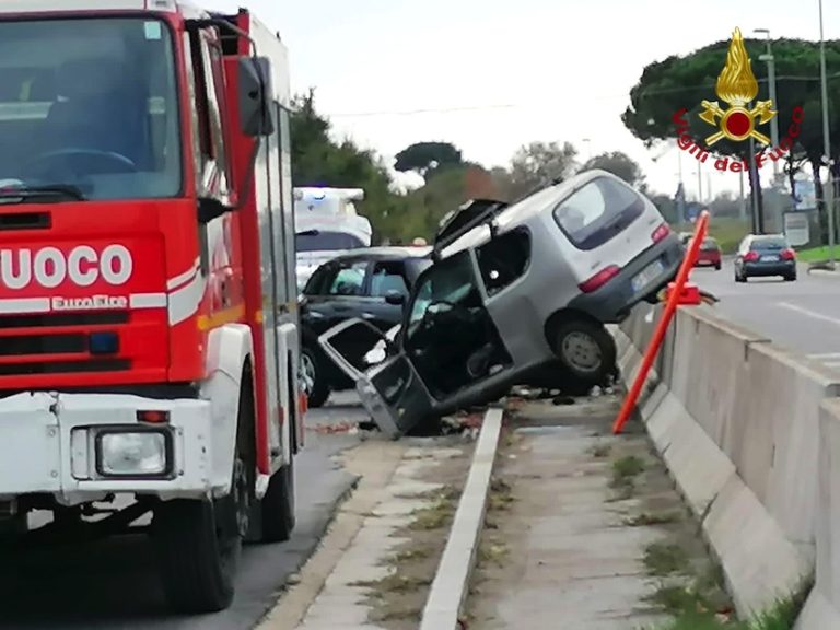 Frontale sulla Portuense, intervento dei Vigili del Fuoco di Marina di Cerveteri