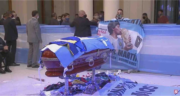 Buenos Aires: la salma di Diego Armando Maradona sarà inumata nel cimitero “Jardin de Bella Vista”