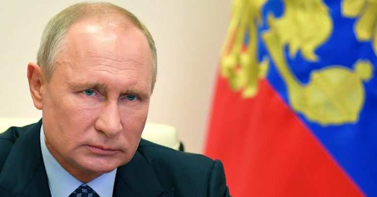 Russia, Putin sarebbe malato di Alzheimer: Il Cremlino nega
