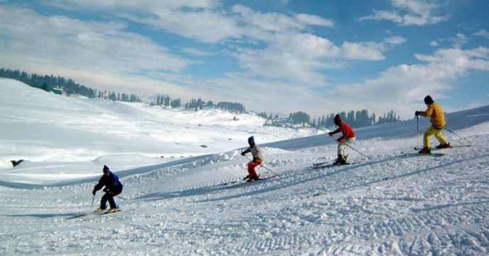 Coronavirus, Veneto, Piemonte, Val d’Aosta, Lombardia, Aldo Adige e Friuli avanzano la proposta: impianti sciistici aperti solo per gli ospiti degli alberghi