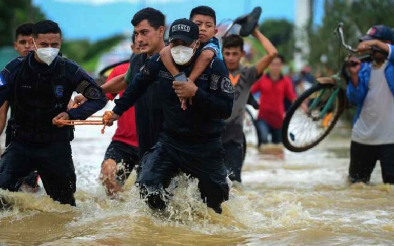 Guatemala, almeno cinquanta morti per il passaggio dell’uragano “Eta”