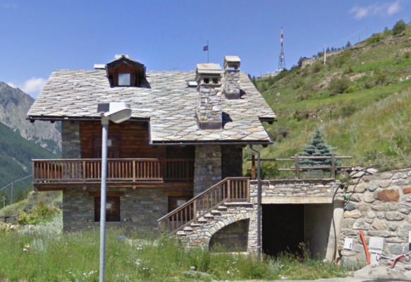 Aosta, il tribunale ha disposto la vendita della villetta di Cogne: la base d’asta è di 800mila euro