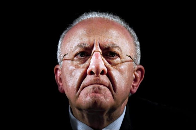 Campania, l’ira del governatore De Luca: “Operazione verità contro ogni forma di sciacallaggio”
