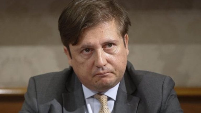 Coronavirus: spostamenti a Natale, la ‘linea dura’ del viceministro Sileri: “E’ meglio la chiusura”