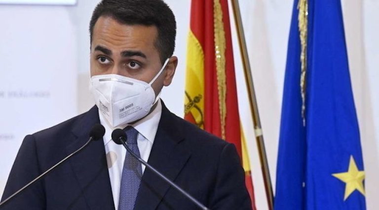 Cina, l’annuncio del ministro Di Maio: “E’ stato autorizzato lo sbarco dei 13 marittimi italiani nel porto di Huanghua”