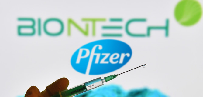 La Food and Drug Administration americana (Fda) ha dato il via libera all’uso del vaccino Pfizer e BioNtech sui bambini tra i 12 e i 15 anni