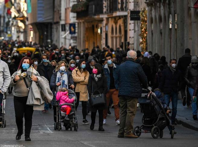 Coronavirus, da domani a Bologna numero chiuso in alcune zone dello shopping