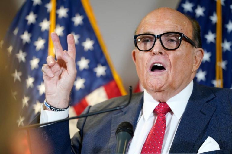 Usa, l’ex sindaco di New York Rudy Giuliani ricoverato per il Covid
