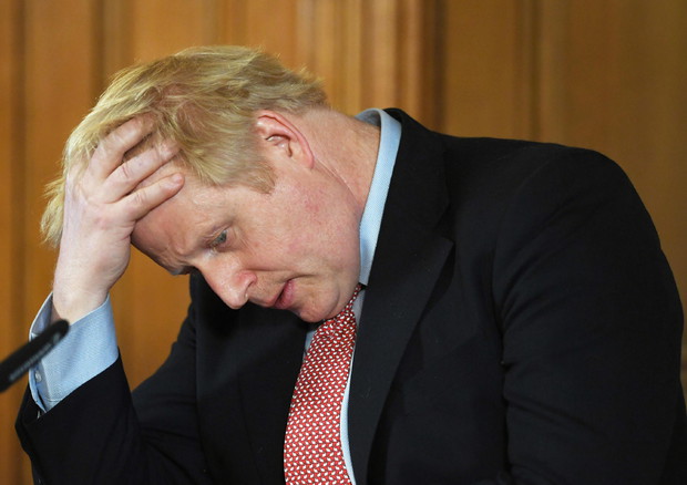 Gran Bretagna, per il party durante il lockdown di Boris Johnson si sono dimessi quattro funzionari del suo staff