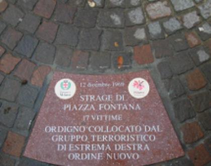 Milano, attivo il presidio antifascista in occasione del 51° anniversario della strage di piazza Fontana