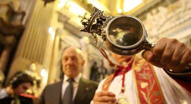 Effetto Covid, a Napoli non avviene il miracolo di San Gennaro: il sangue resta solido