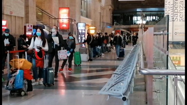 Milano, ritardi per l’urto di un treno regionale contro un tronchino di sicurezza alla Stazione Centrale