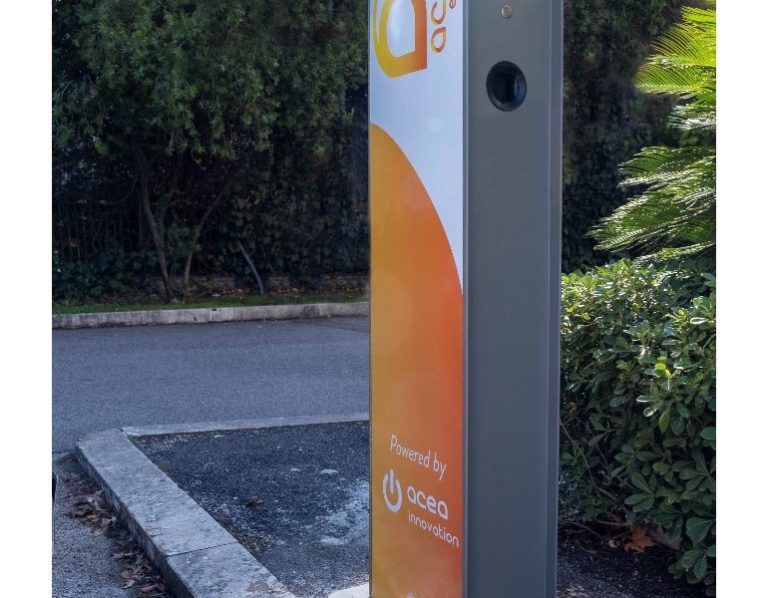 Al via il progetto di Acea per la e-mobility con 2.200 colonnine elettriche