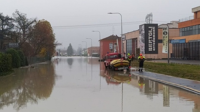 Maltempo, esonda il Panaro: evacuazioni a Modena. Forti disagi in varie regioni italiane