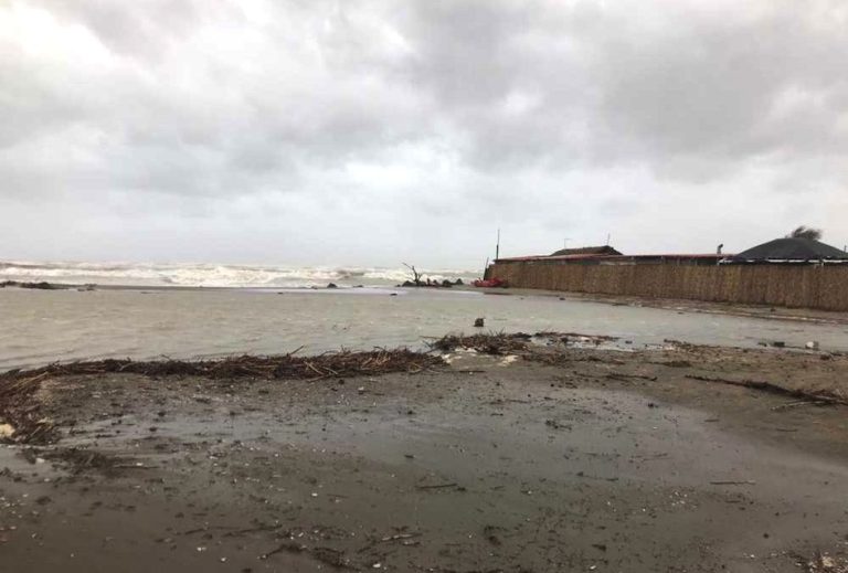 Fiumicino: ristoranti sott’acqua, centinaia di migliaia di danni. Chiesto lo stato di calamità