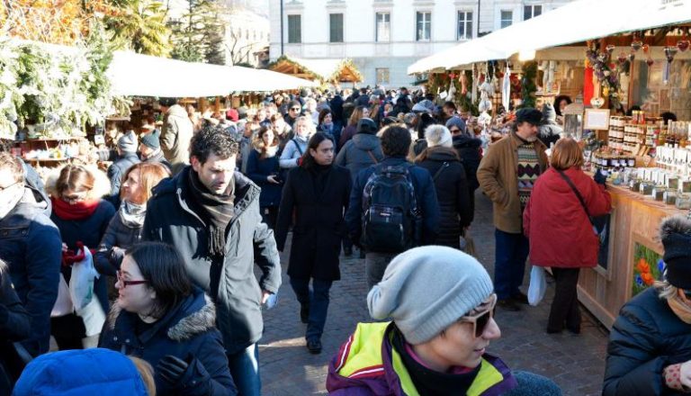 Dpcm Natale, con il blocco dei viaggi l’Italia perderà 10,3 milioni di turisti che avrebbero speso 8,5 miliardi di euro