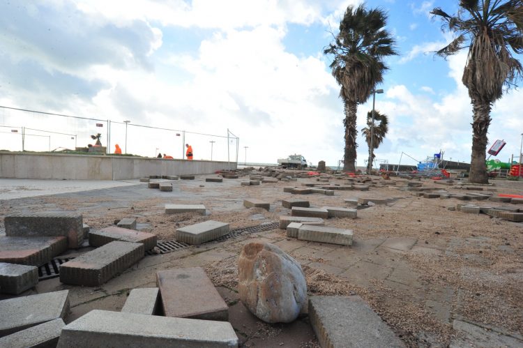 Mareggiata a Civitavecchia, Marina devastata. Chiesto lo stato di calamità naturale