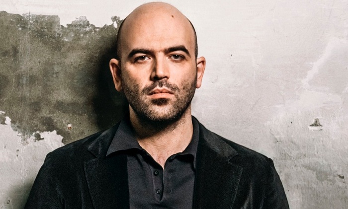 Migranti, l’intervista di Roberto Saviano a “Liberation” provoca l’ira del centrodestra italiano