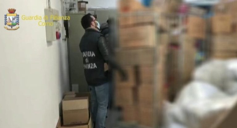 Como, la Finanza sequestra 140mila fuochi pirotecnici illegali