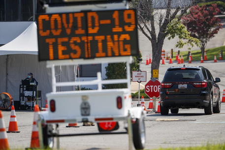 Coronavirus, negli Usa nuovo picco di contagi: 248mila nelle ultime 24 ore con 2.706 morti