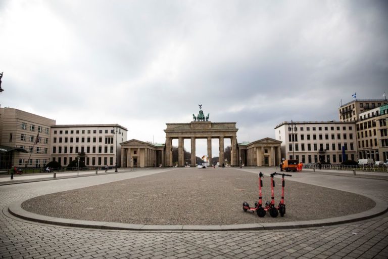 Coronavirus, a Berlino lockdown oltre il 10 gennaio