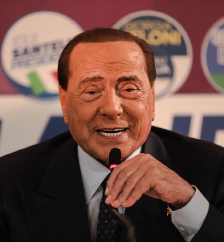 Coronavirus, parla Silvio Berlusconi: “Pronto a fare il vaccino in diretta tv”