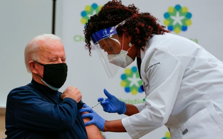 Usa, il neo presidente Joe Biden si è vaccinato in diretta tv