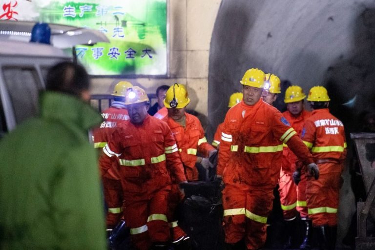 Cina, fuga di monossido di carbonio da una miniera di Diaoshuidong: 18 le vittime e cinque dispersi