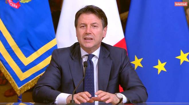 Dpcm Natale, Il premier Conte starebbe riflettendo sulla possibilità di rivedere lo stop allo spostamento tra comuni nelle giornate del 25 e 26 dicembre