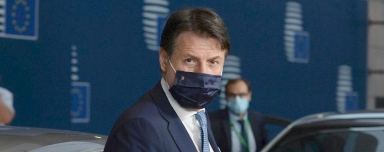 Coronavirus, parla il premier Conte: “Saranno 202 milioni di dosi di vaccino anti-Covid quelle disponibili dal primo trimestre 2021”