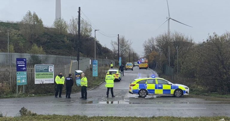 Gran Bretagna, forte esplosione in un capannone industriale a Bristol: un morto e vari dispersi