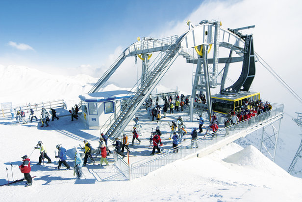 Coronavirus, gli austriaci potranno sciare del 24 dicembre