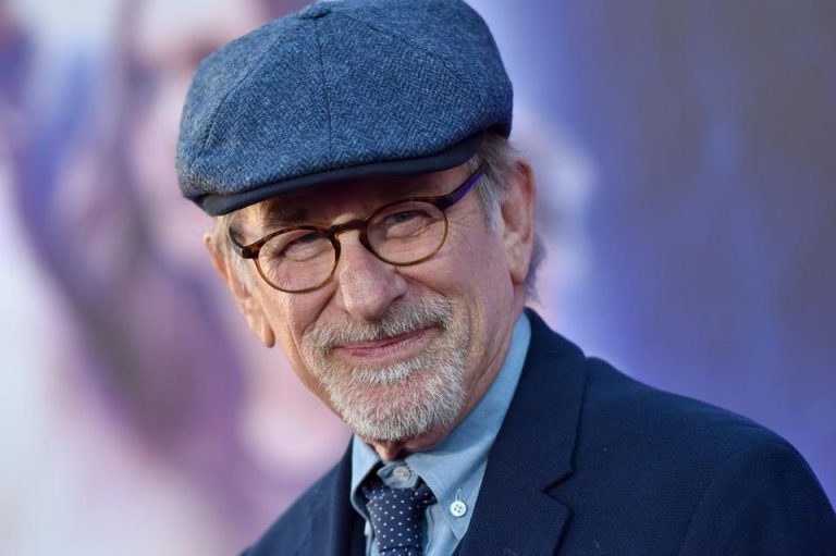 Cinema, il regista Steven Spielberg spegne 74 candeline: una vita per la fantasia e l’impegno