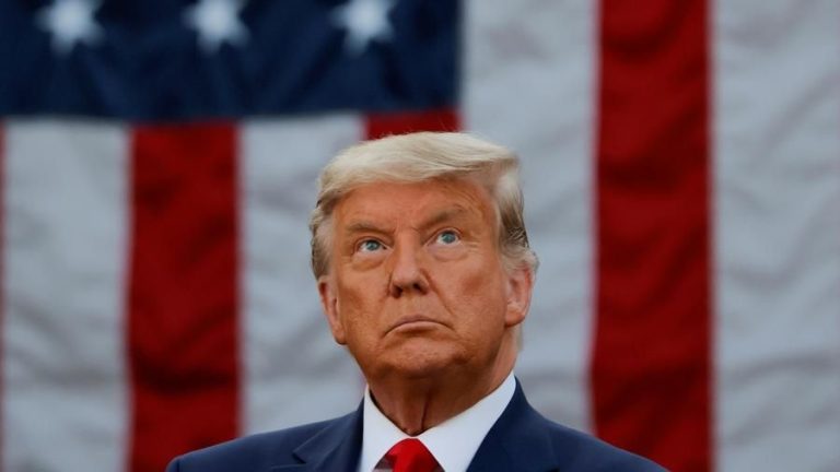 Usa, il presidente uscente Trump ha ratificato il piano di stimolo da 900 miliardi di dollari