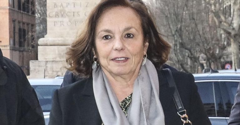 Covid, parla la ministra Lamorgese: “Nessuna dittatura sanitaria, vaccinarsi è fondamentale per superare questa pandemia”a