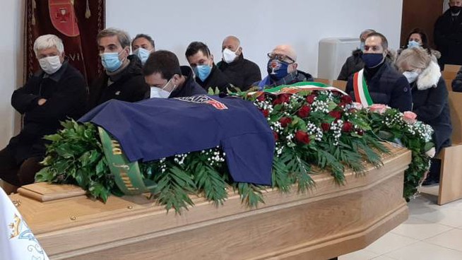 Arquata del Tronto, Borrelli (Protezione Civile) e Tajani (Forza Italia) ai funerali del sindaco Aleandro Petrucci