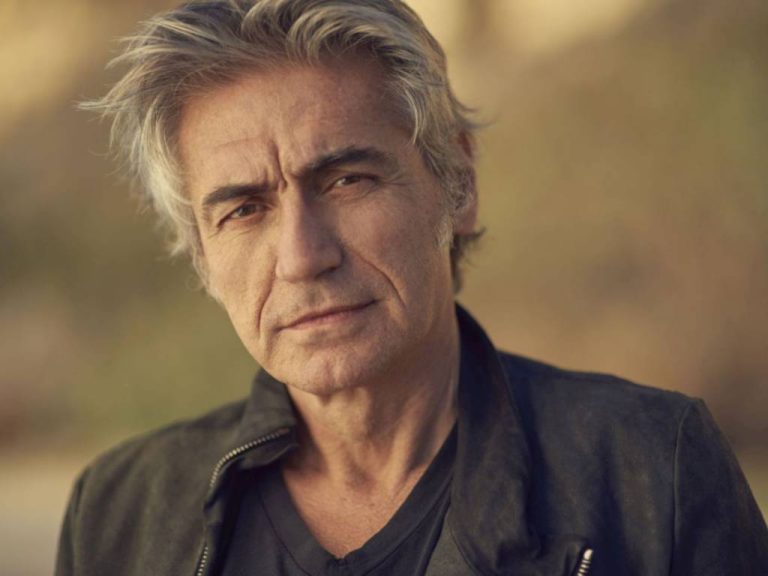 Musica, la “confessione” di Ligabue: “Nel 1999 pensai di ritirarmi per l’isolamento dovuto al successo”