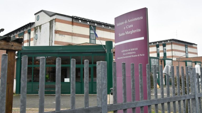 Coronavirus, all’ospedale geriatrico Santa Margherita di Pavia si sono registrati oltre 100 casi di persone risultate positive al Covid-19