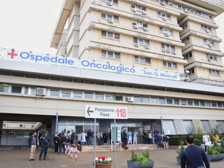 Taranto: rubati anelli, orologi e fedi nuziali ai pazienti morti di Covid all’ospedale Moscati