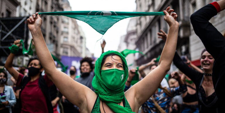 Rivoluzione in Argentina: ora l’aborto è legale