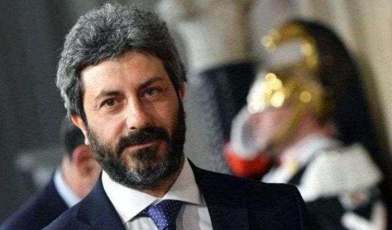 Maggioranza, il presidente della Camera Fico precisa: “Non è tempo di ricatti. Se cadesse questo esecutivo, l’unica strada possibile sarebbe il voto”