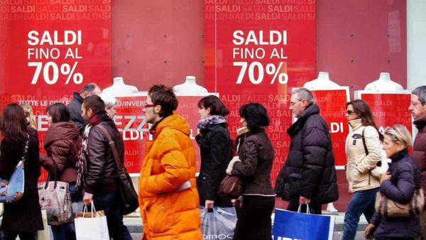 Saldi: il 65% dei consumatori farà acquisti durante il periodo degli sconti (+2,7% rispetto all’anno scorso)