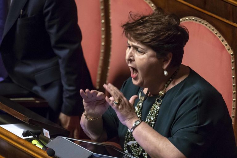 Recovery Plan, parla la ministra Bellanova: “Non si può pensare di affidare 209 miliardi ad un gruppo di amici”