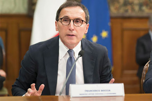 Coronavirus, il ministro Boccia ribadisce la linea dura: ”Il Parlamento è sovrano, ma se vogliono rimuovere i vincoli su tutti i Comuni italiani, ci troveranno non contrari, contrarissimi”