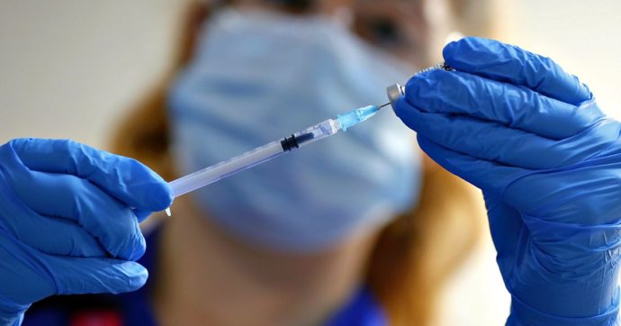 Coronavirus, parla il ministro Speranza: “Prime di dosi di vaccino anti coronavirus somministrate in Italia insieme a Germania e Francia entro dicembre”