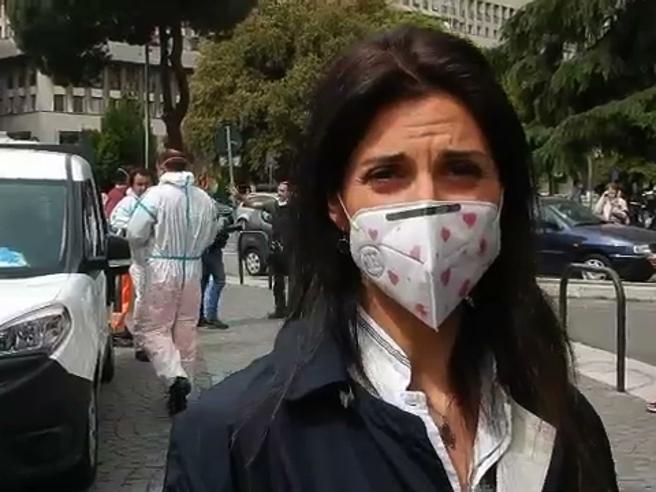 Anagrafe, parla la sindaca Raggi: “Semplificazione e sburocratizzazione per agevolare il cittadino”